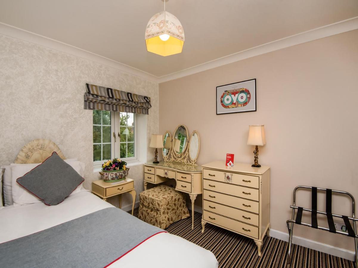Oyo Vale Lodge Windsor Luaran gambar
