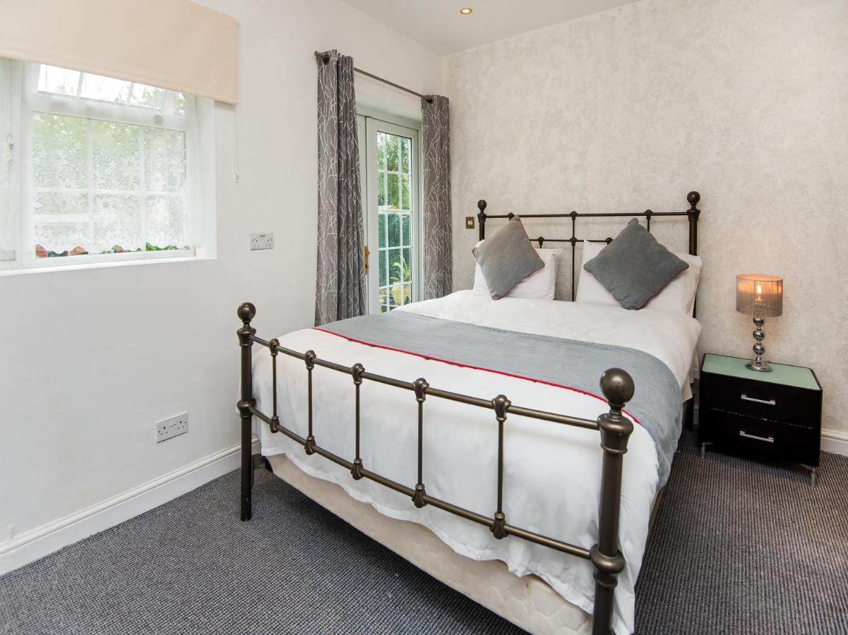 Oyo Vale Lodge Windsor Luaran gambar